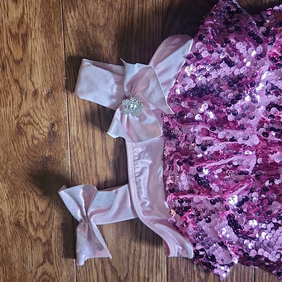 Dance Costume - Picture 2 of 4